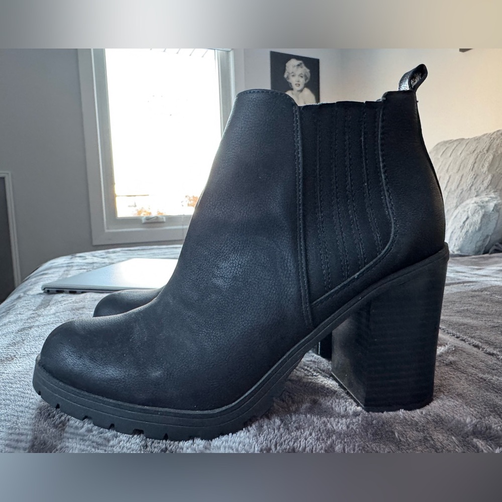 Sam & Libby Black Wedge Ankle Boots